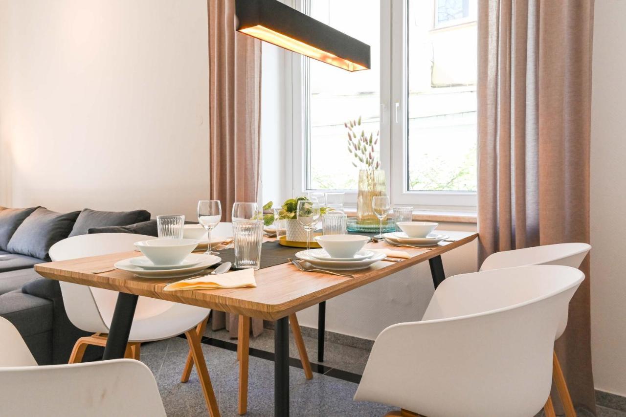 120Qm Denkmal Apartment In Krefeld Mit Stuck Und Garten - Beuys Apartments - Krefeld Bagian luar foto